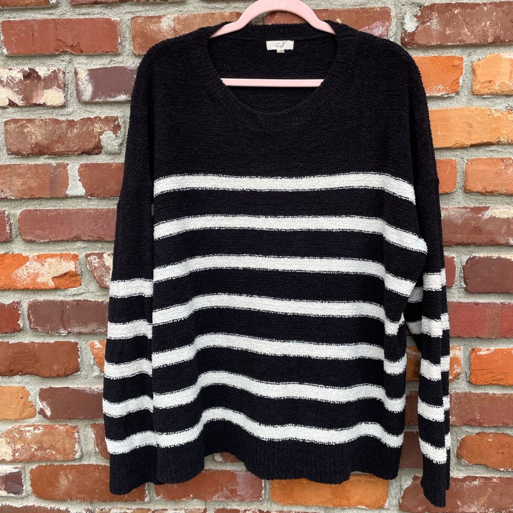 Easel Textured Black Sweater